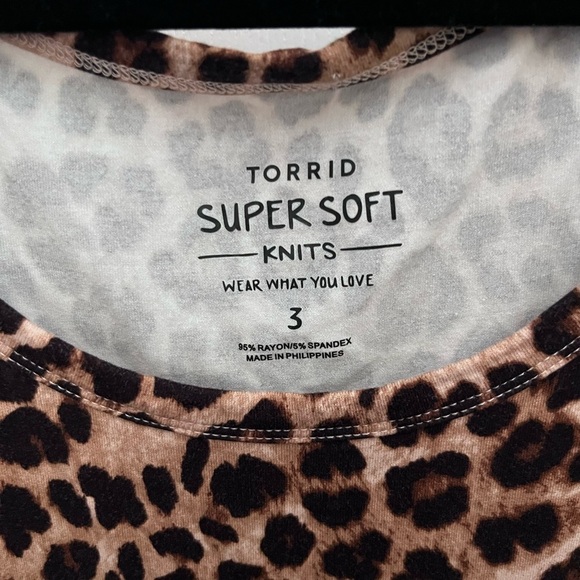 torrid Super Soft Scoop Neck Fit And Flare Long Sleeve Top animal print size 3 - Picture 3 of 6